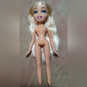 Bratz CLOE repro (from 2023 walmart 2pk) -- nude with no feet